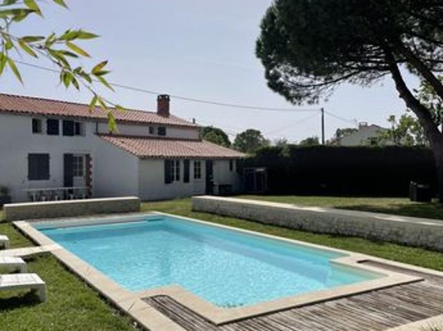 Propriété 6 pièces 160 m²