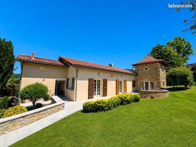 Propriété 6 pièces 160 m²