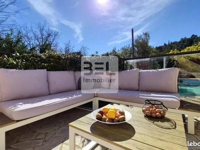 Propriété 6 pièces 160 m²