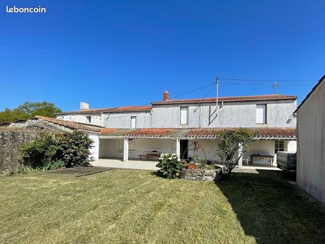 Propriété 6 pièces 160 m²