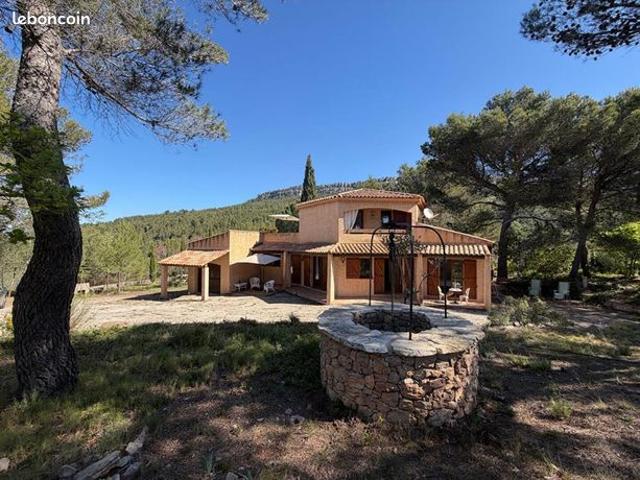 Propriété 6 pièces 160 m²