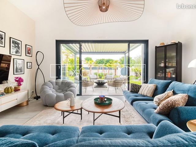 Propriété 6 pièces 160 m²