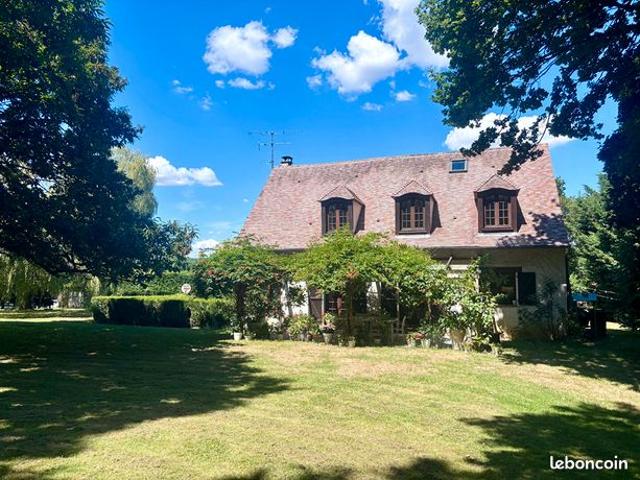 Propriété 6 pièces 160 m²