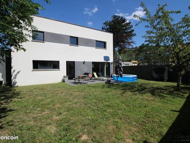 Propriété 6 pièces 160 m²