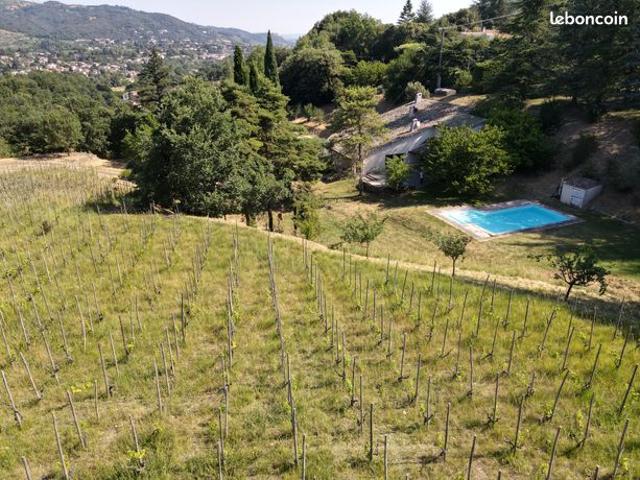 Propriété 6 pièces 160 m²