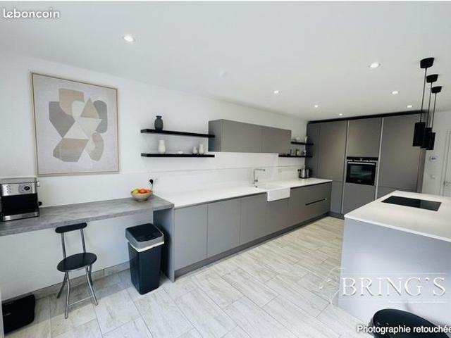 Propriété 6 pièces 161 m²