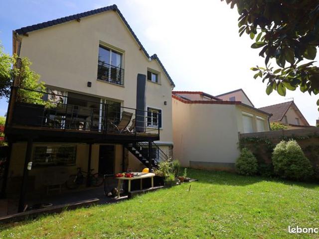 Propriété 6 pièces 161 m²