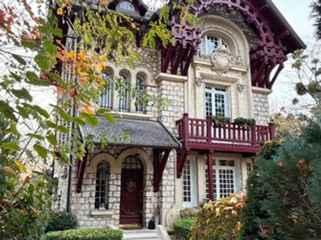 Propriété 6 pièces 161 m²