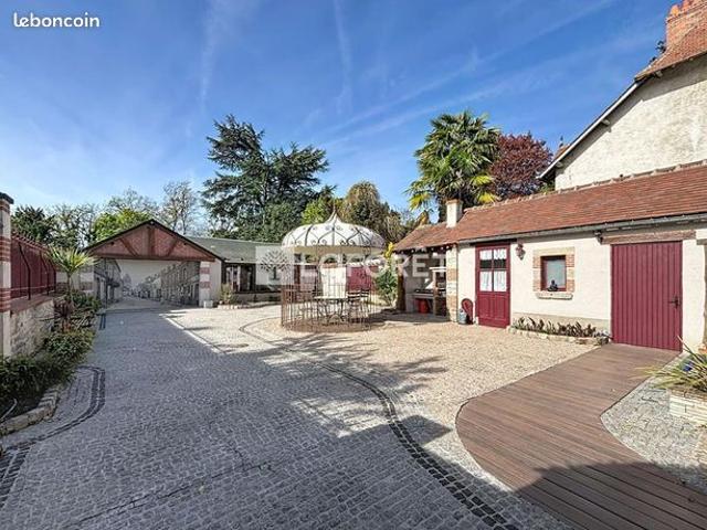 Propriété 6 pièces 161 m²
