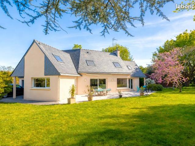 Propriété 6 pièces 183 m²
