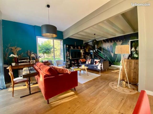 Propriété 6 pièces 162 m²