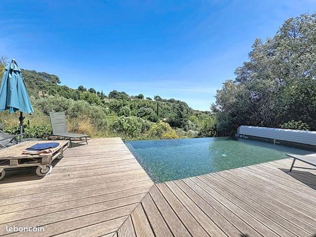 Propriété 6 pièces 163 m²