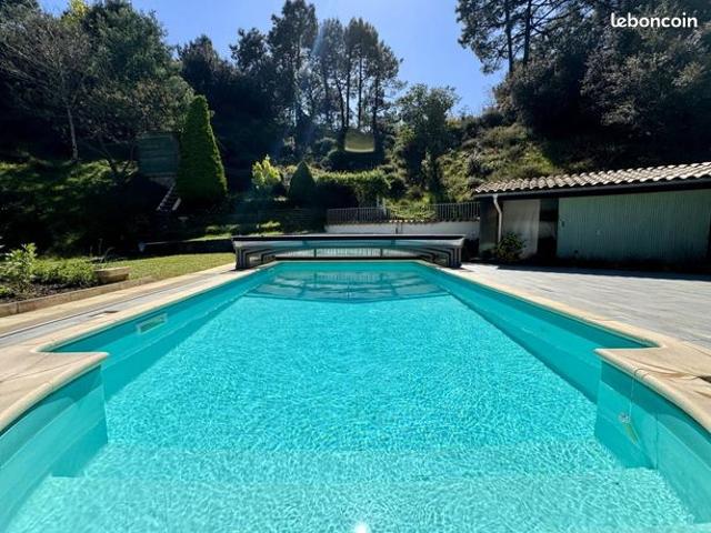 Propriété 6 pièces 163 m²