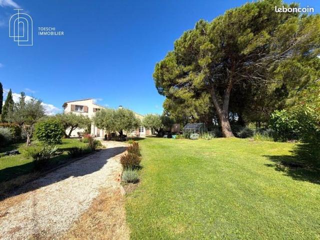 Propriété 6 pièces 163 m²