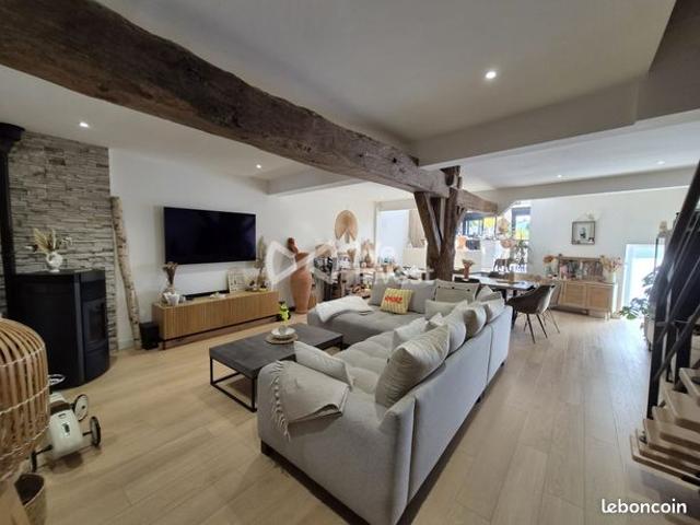 Propriété 6 pièces 163 m²
