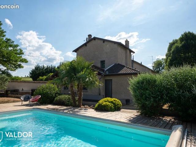 Propriété 6 pièces 174 m²