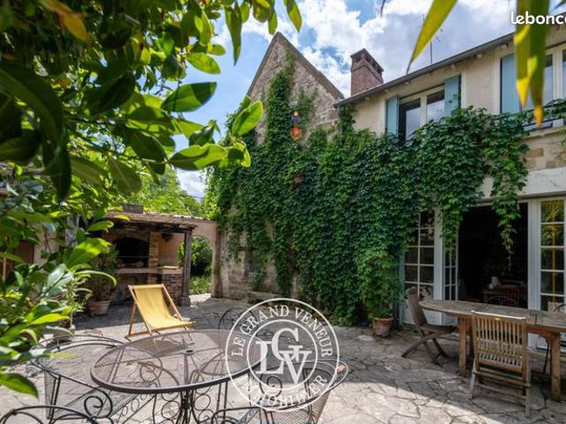 Propriété 6 pièces 174 m²