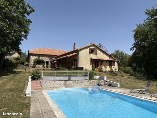 Propriété 6 pièces 174 m²