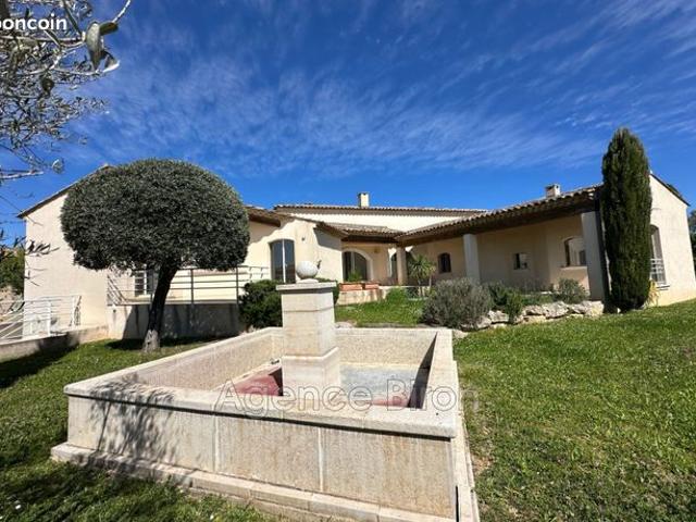 Propriété 6 pièces 176 m²
