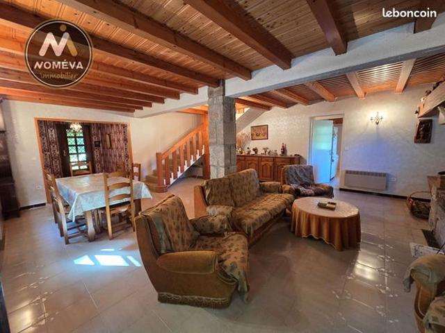 Propriété 6 pièces 176 m²