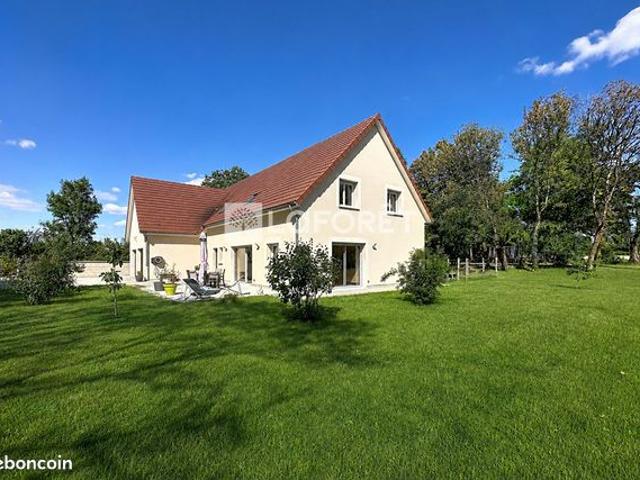 Propriété 6 pièces 177 m²