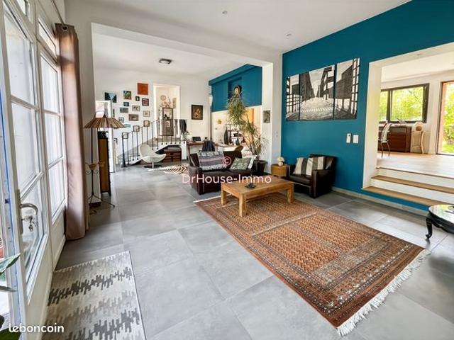 Propriété 6 pièces 177 m²