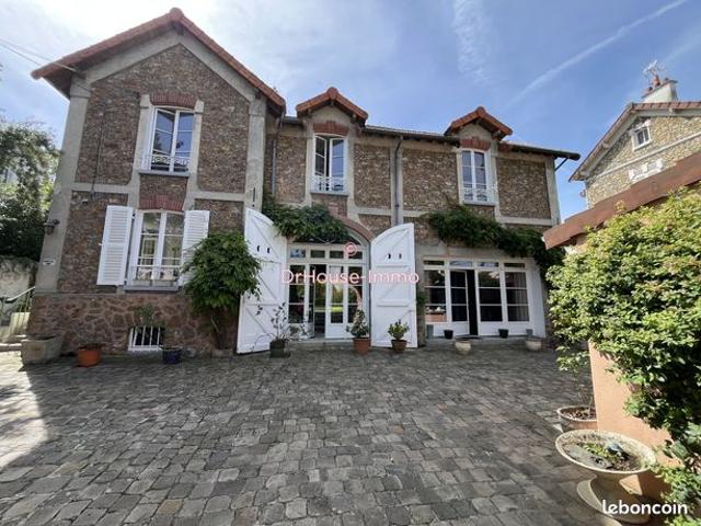 Propriété 6 pièces 177 m²