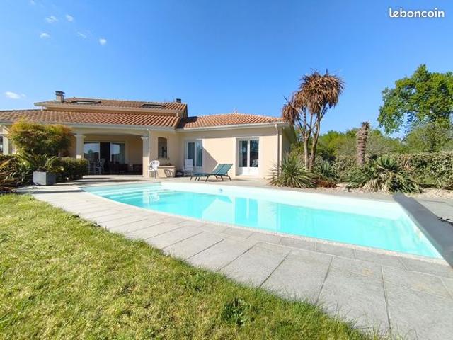 Propriété 6 pièces 178 m²