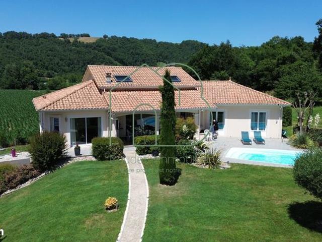 Propriété 6 pièces 178 m²