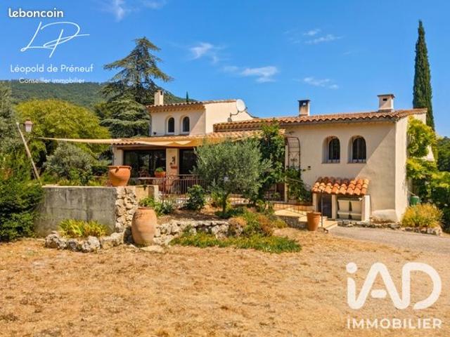 Propriété 6 pièces 178 m²