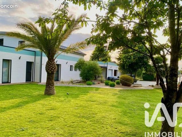 Propriété 6 pièces 178 m²