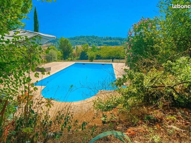 Propriété 6 pièces 178 m²