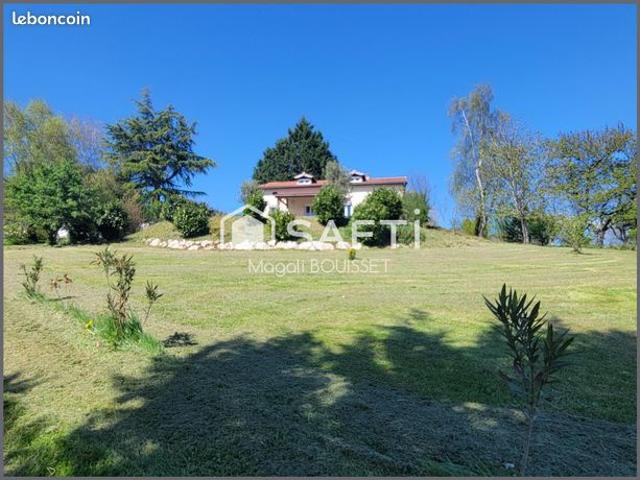 Propriété 6 pièces 179 m²
