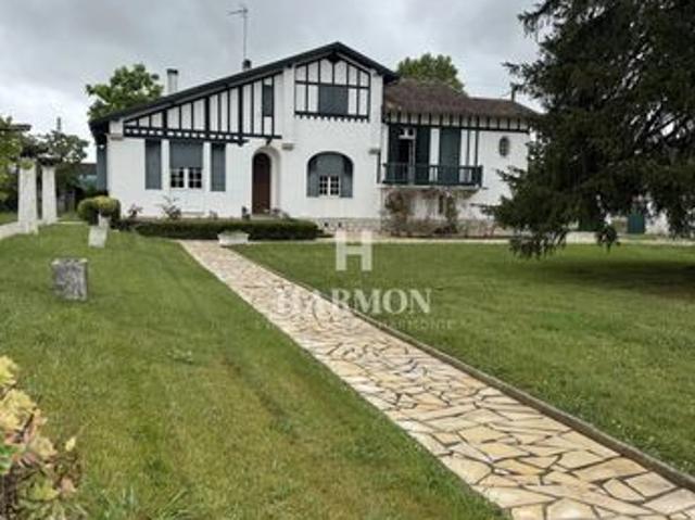 Propriété 6 pièces 179 m²