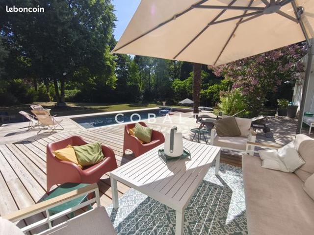 Propriété 6 pièces 179 m²