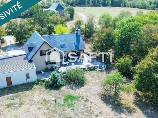 Propriété 6 pièces 179 m²