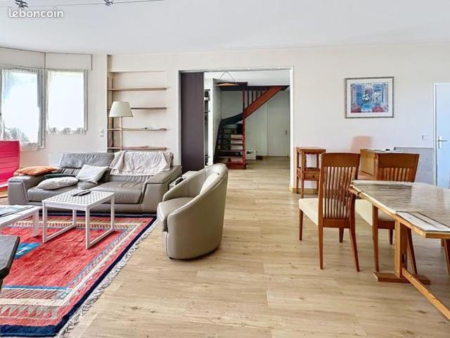 Propriété 6 pièces 179 m²
