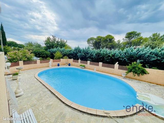 Propriété 6 pièces 179 m²