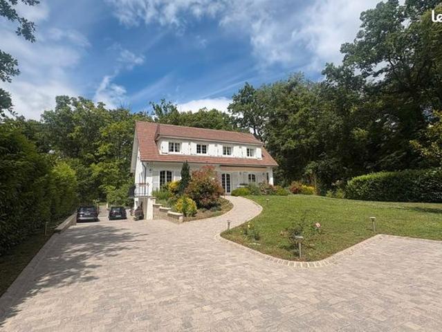 Propriété 6 pièces 170 m²