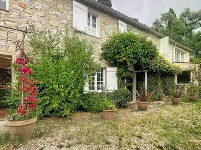 Propriété 6 pièces 170 m²