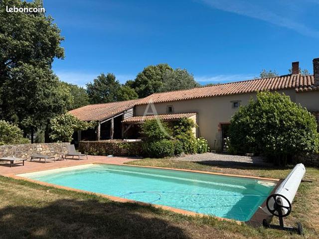 Propriété 6 pièces 170 m²