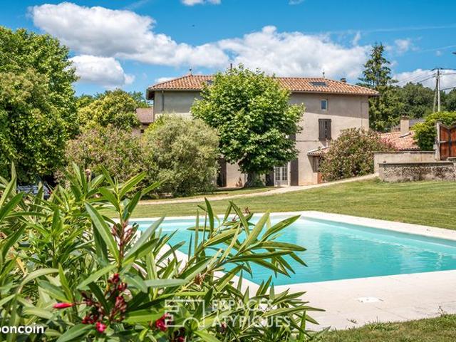 Propriété 6 pièces 171 m²