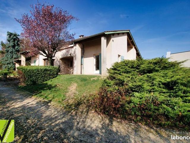 Propriété 6 pièces 171 m²