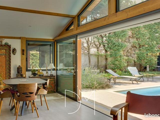 Propriété 6 pièces 171 m²