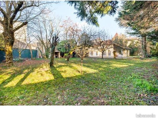 Propriété 6 pièces 171 m²