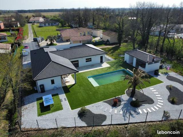 Propriété 6 pièces 171 m²