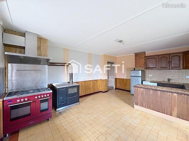 Propriété 6 pièces 171 m²