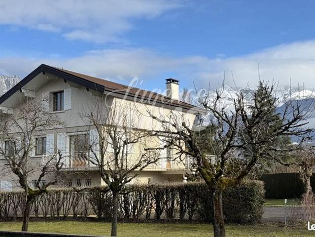 Propriété 6 pièces 172 m²