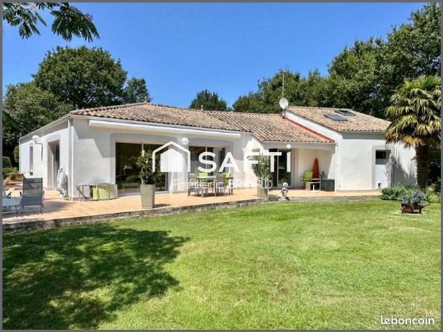 Propriété 6 pièces 172 m²