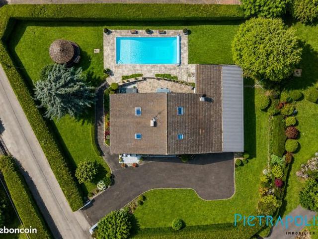 Propriété 6 pièces 173 m²